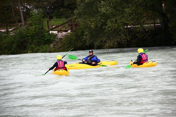 1 day KAYAK COURSE on Soča river, for beginners - Group size, language, and the pace of the lesson