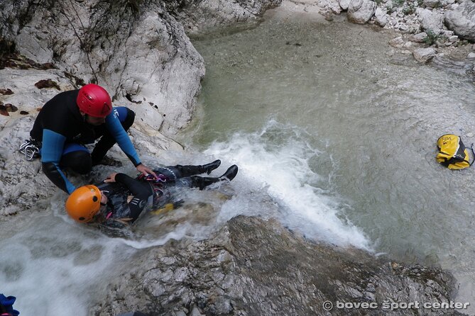 Advanced canyoning A+ package - The Parabola Waterfall Requires Nerve