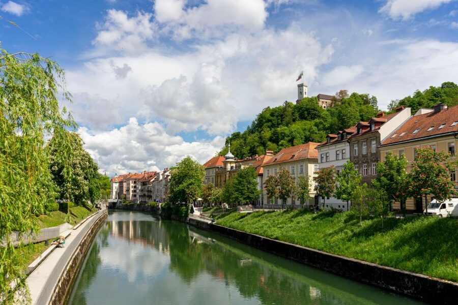 Best of Ljubljana: Private tour with Ljubljana born guide - Why this two-hour walk works well in Ljubljana
