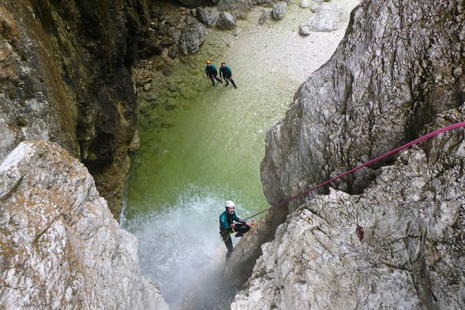 Canyoning in Fratarica Canyon - Equipment and comfort in cold water