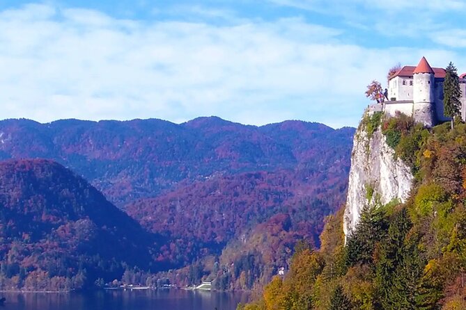 Enjoy the boat ride on Lake Bled and Castle - Crossing Lake Bled by pletna boat