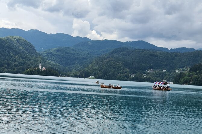 From Ljubljana to lake Bled - Slovenia Tourist Taxi - Lake Bled: the two-hour centerpiece