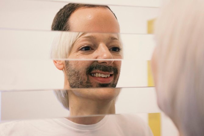 House of Illusions Ljubljana Entrance Ticket - Head on a plate and other playful effects