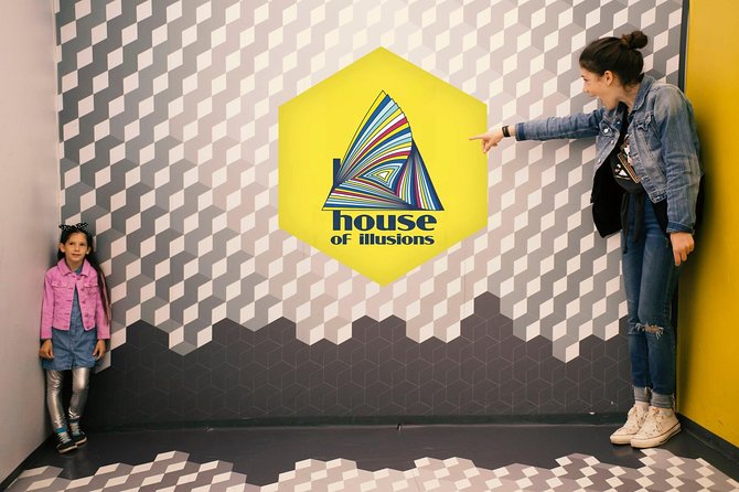 House of Illusions Ljubljana Entrance Ticket - The Vortex tunnel: start with the most disorienting room