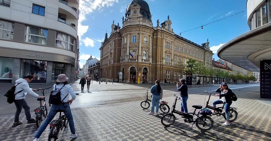 Ljubljana by E-Bike: Guided City Highlights Tour - Why an E-Bike Works So Well in Ljubljana