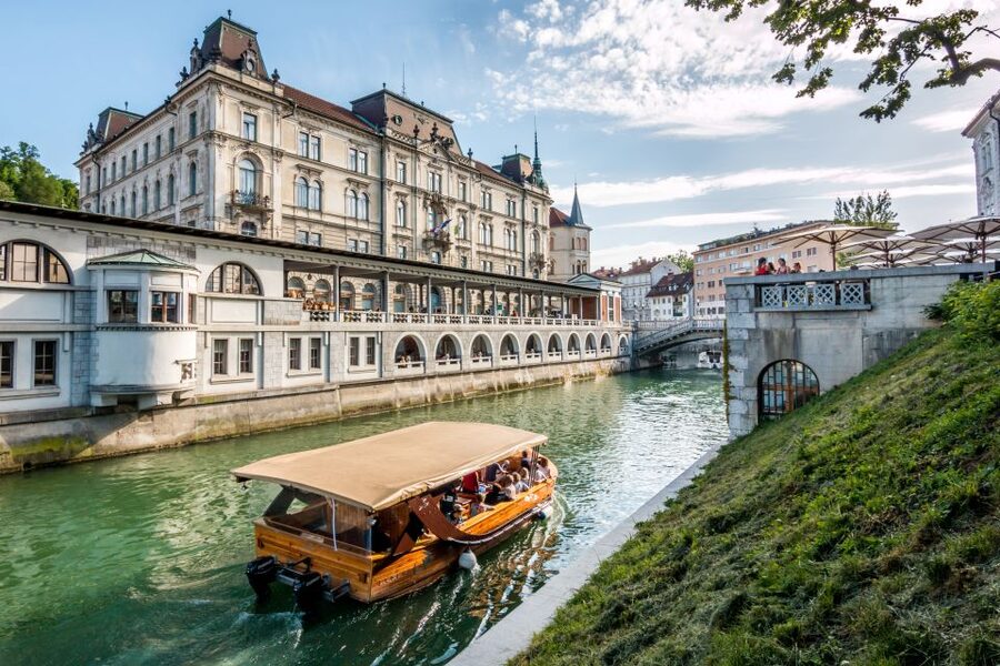 Ljubljana: City Card - Using the bicycle hire and city buses