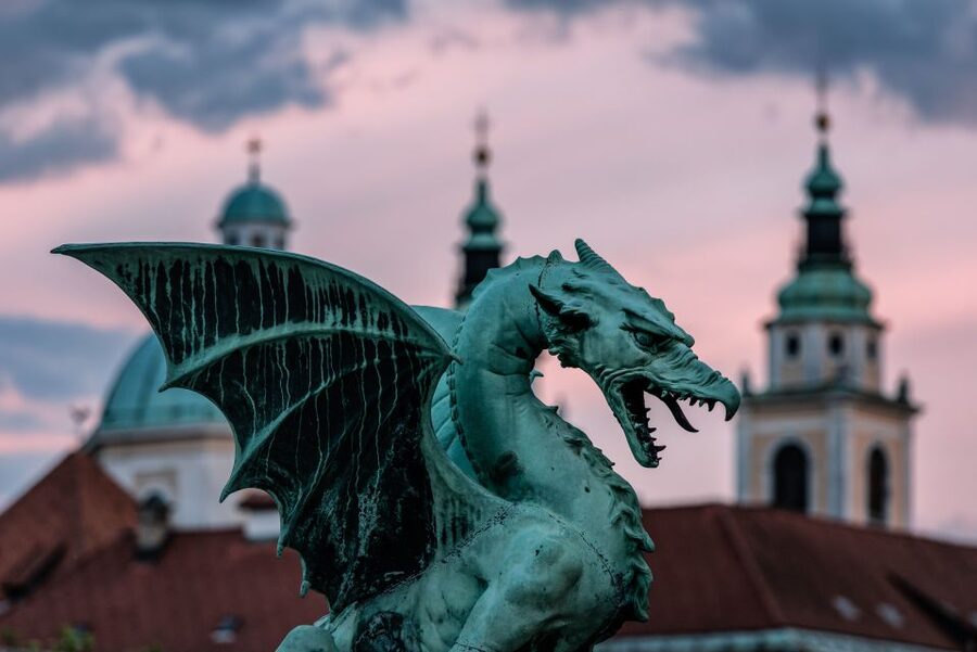 Ljubljana: Guided Walk & Funicular Ride to Ljubljana Castle - Starting at Town Hall and the Robba Fountain