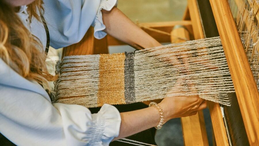 Ljubljana: Interactive Workshop with Experienced Weaver - From demonstration to your first woven rows