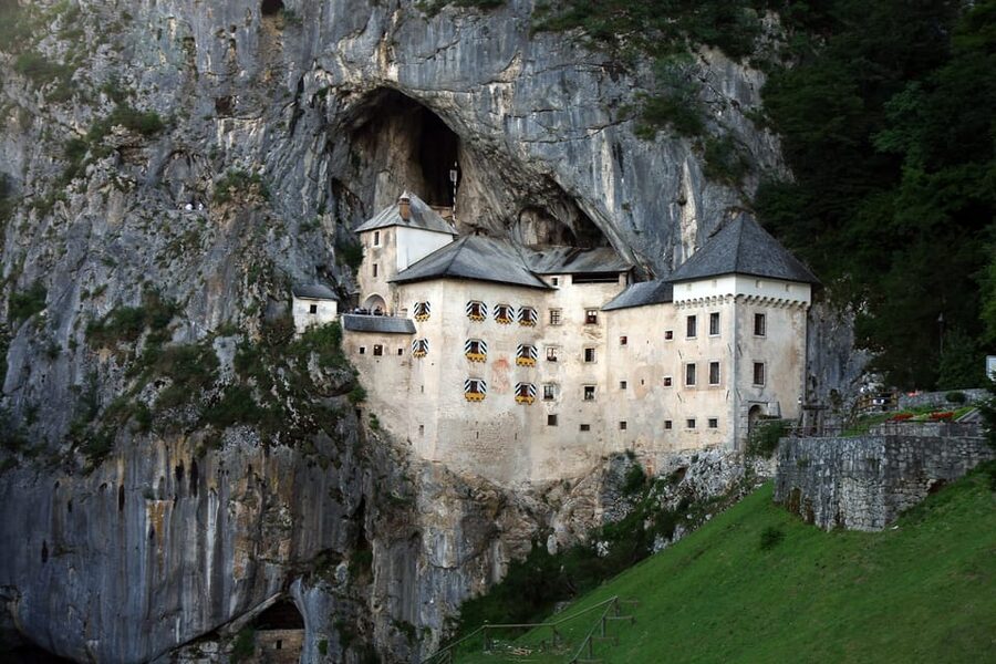 Ljubljana: Lake Bled, Postojna Cave, and Predjama Day Tour - What the guide adds to the day