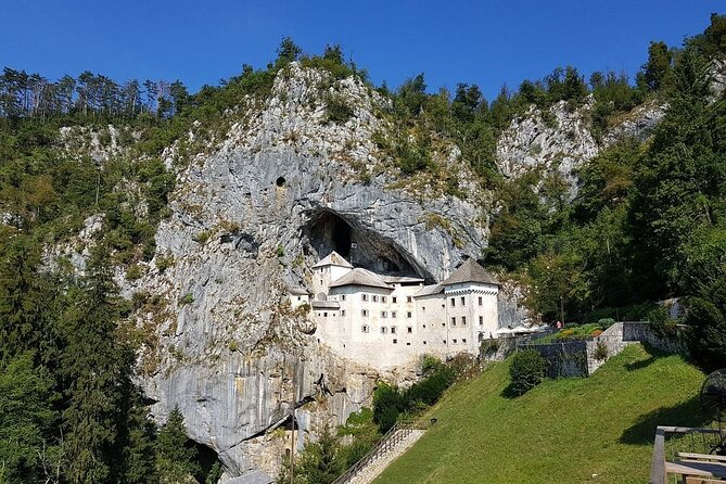Ljubljana: Postojna cave & Predjama castle small group tour - From cave formations to Predjama Castle