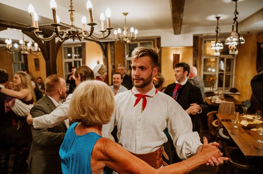 Ljubljana: Traditional Slovenian Dinner and Show - Costumes, music, and stories from Slovenian regions