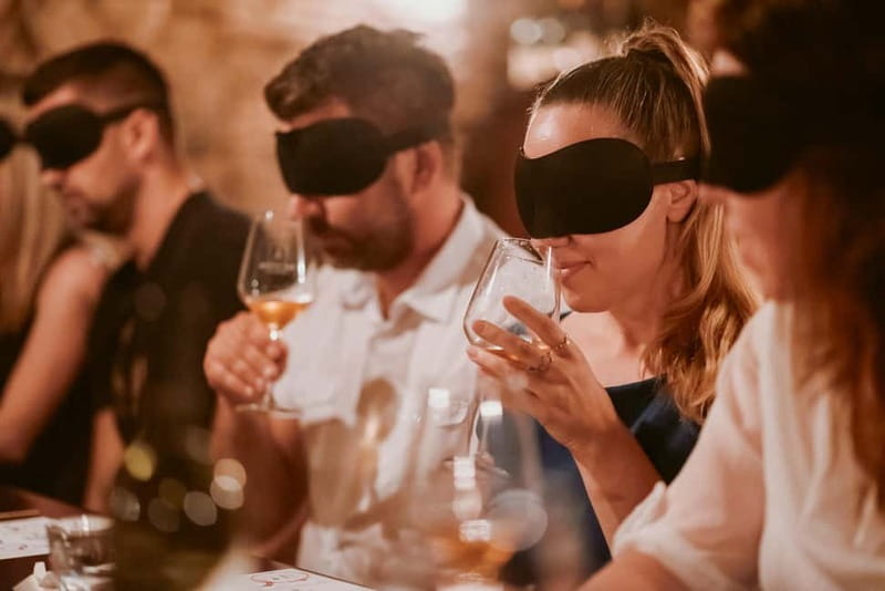 Ljubljana: Wine Tasting Experience with Appetizers - Starting at Dvorni bar in central Ljubljana