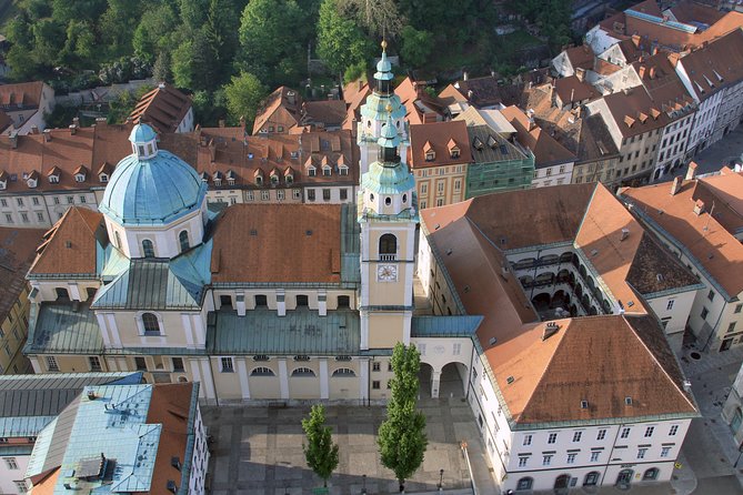Private Walking Tour of Ljubljana Old Town - Choosing the best time and preparing for weather