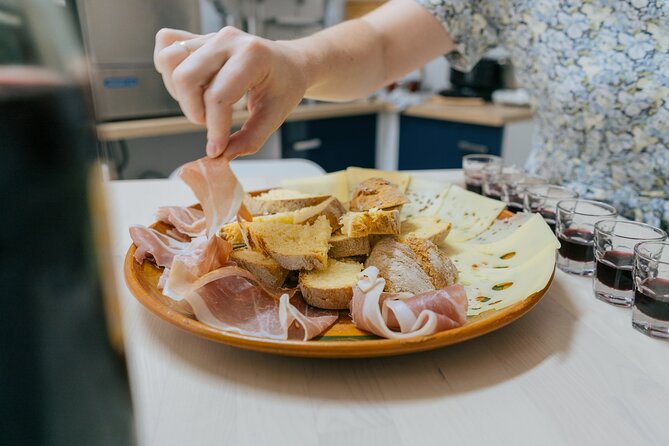 sLOVEnian Strukelj Traditional Cooking Class - The final plate: buttered breadcrumbs and sweet white wine