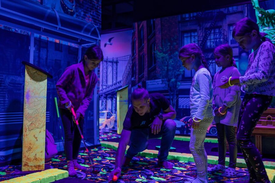 Woop! Glow golf: Ljubljana Btc City - Price, extras, and the real value